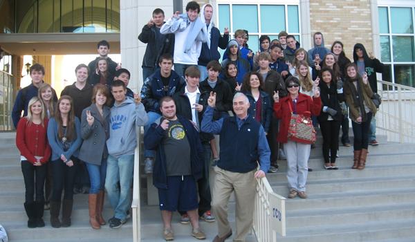 Juniors Headed West for College Tour