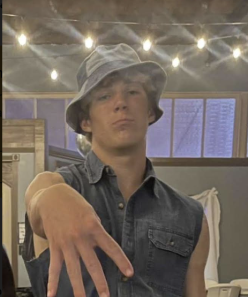 Senior Spotlight: Henry Neusetzer
